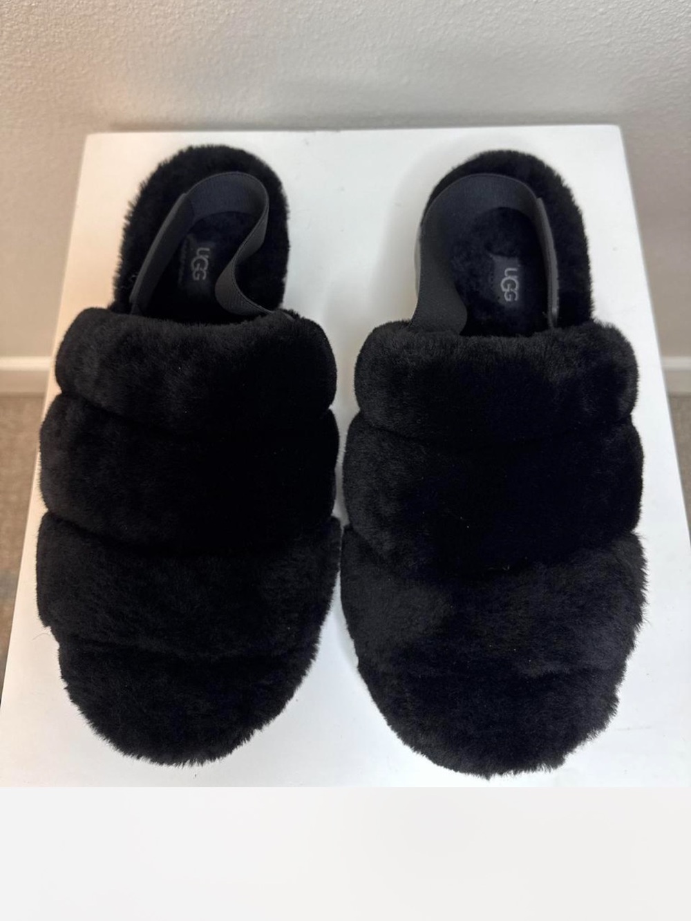 UGG Women’s Black Cozy Fluff Slippers - Plush Slip-On Slides